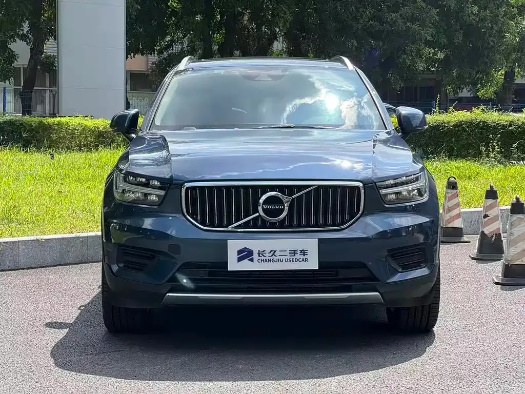 Volvo XC40 — фото 2