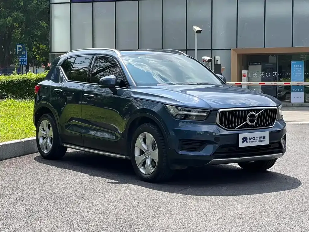 Volvo XC40 — фото 3