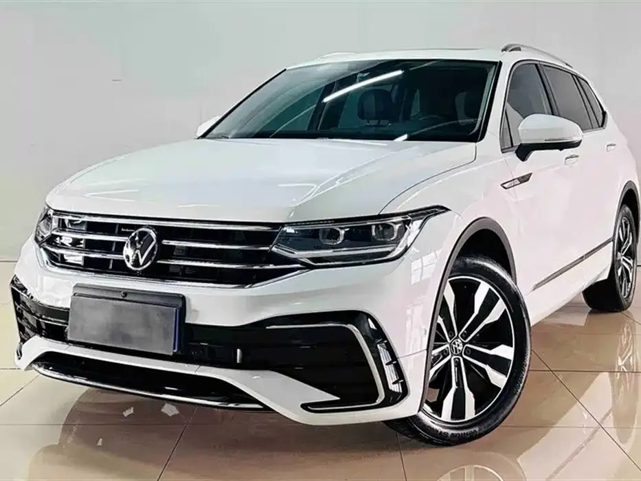 Volkswagen Tiguan L — фото 3