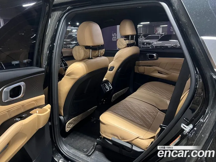 Kia Sorento — фото 8