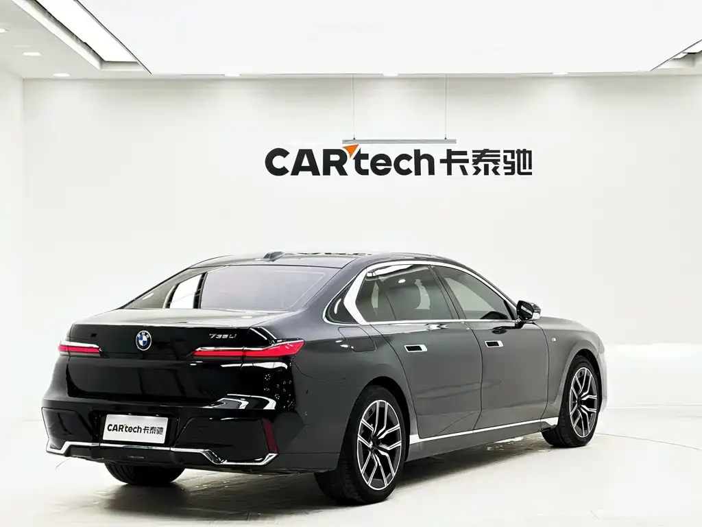 BMW 7 Series — фото 4