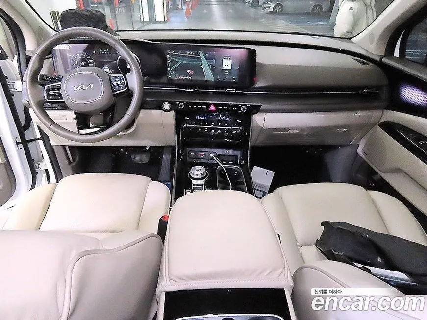 Kia Carnival — фото 10