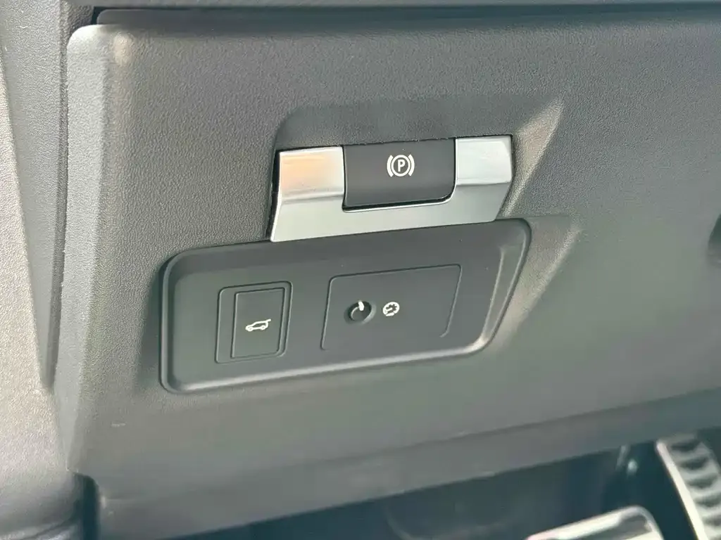 Land Rover Discovery Sport — фото 10