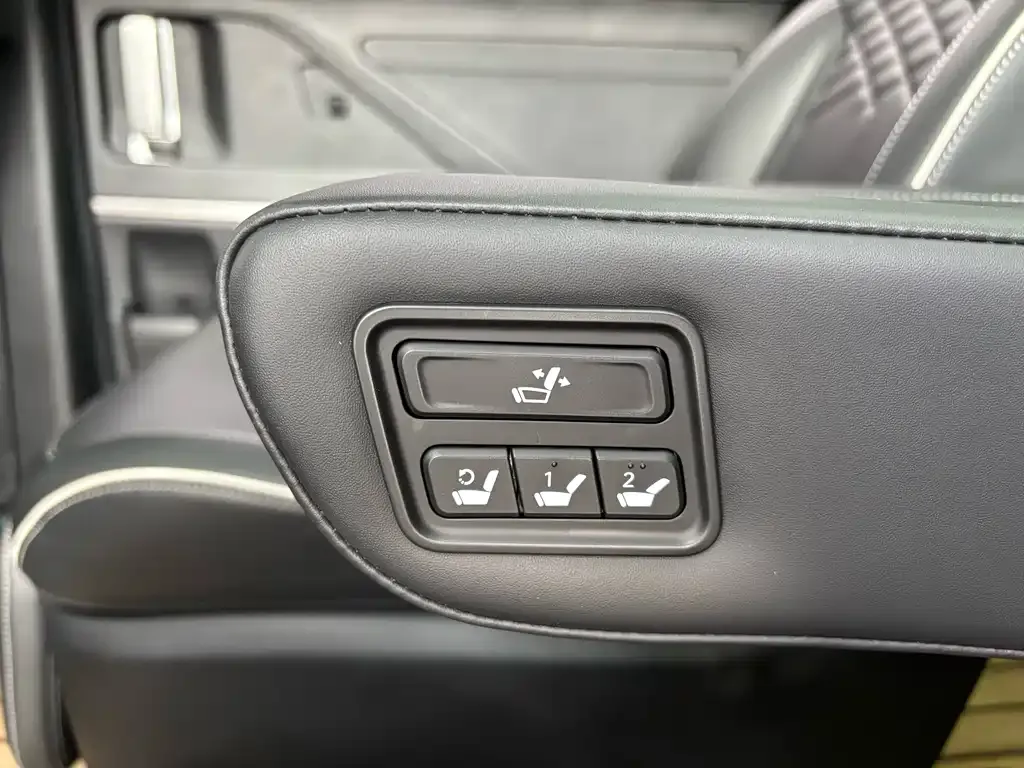 Hyundai Custo — фото 10