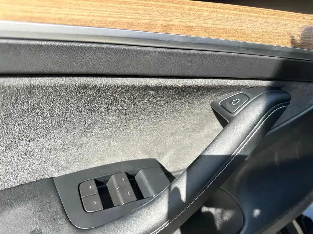 Tesla Model 3 — фото 4