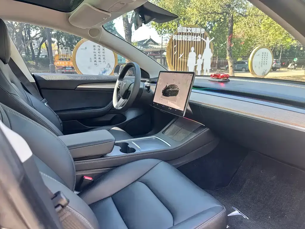 Tesla Model 3 — фото 6