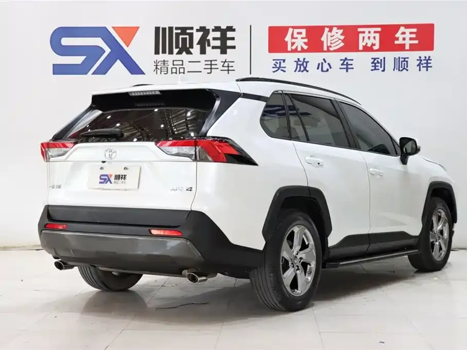 Toyota RAV4 — фото 4