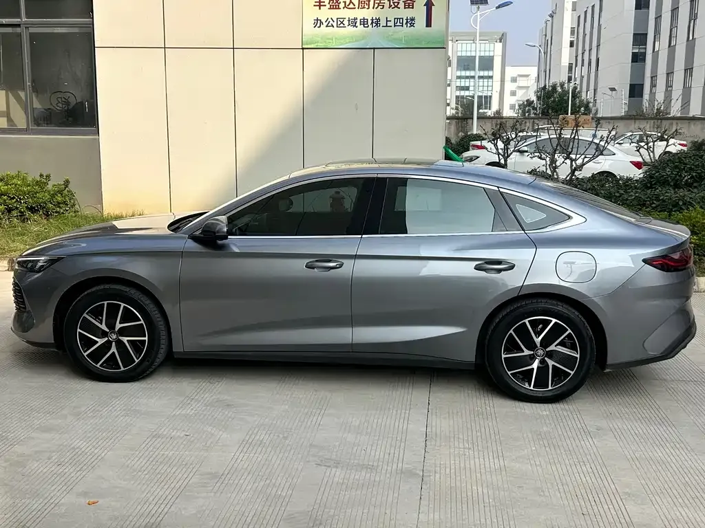 BYD Qin L — фото 4