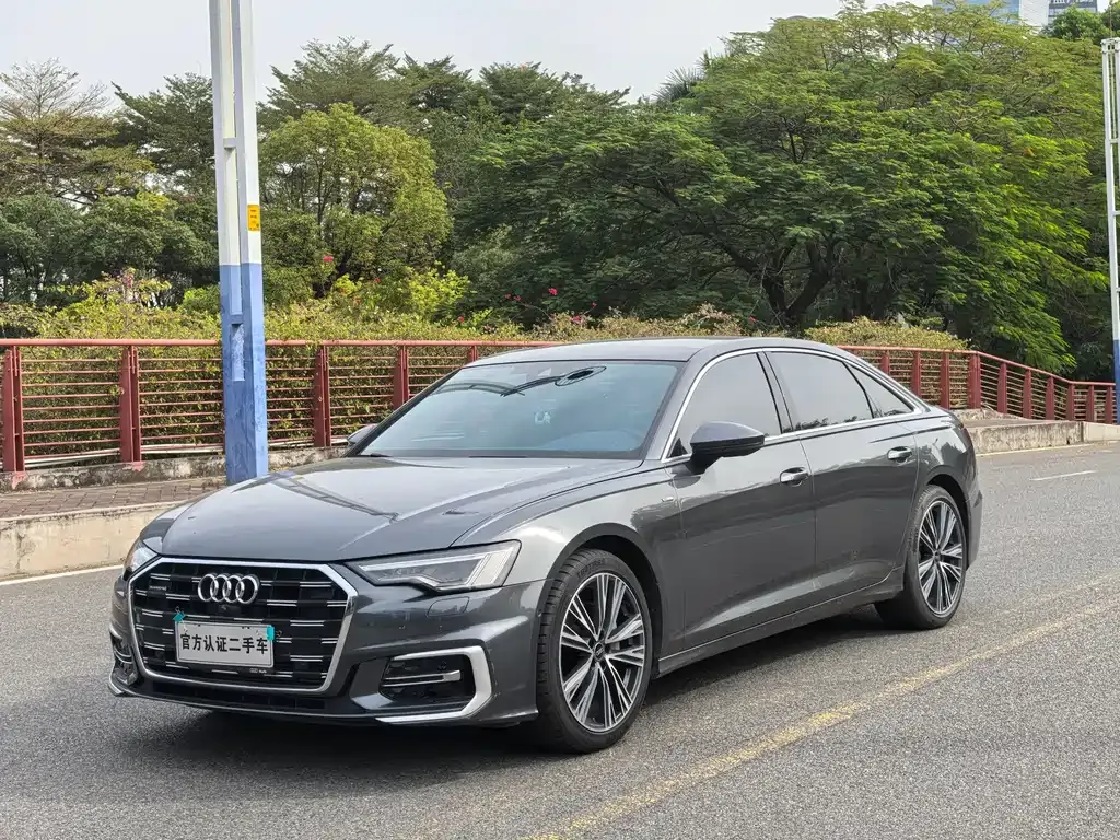 Audi A6L — фото 1