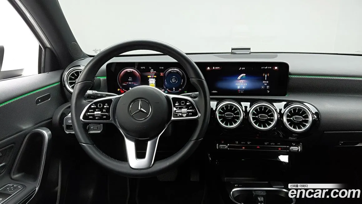 Mercedes-Benz A-Class — фото 8
