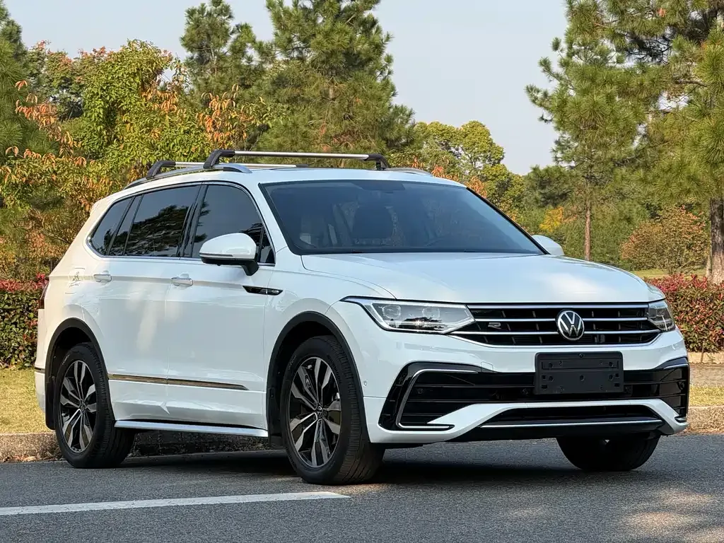 Volkswagen Tiguan L — фото 3