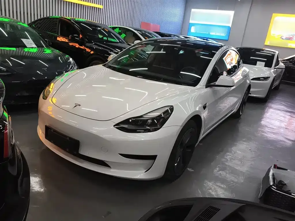 Tesla Model 3 — фото 2