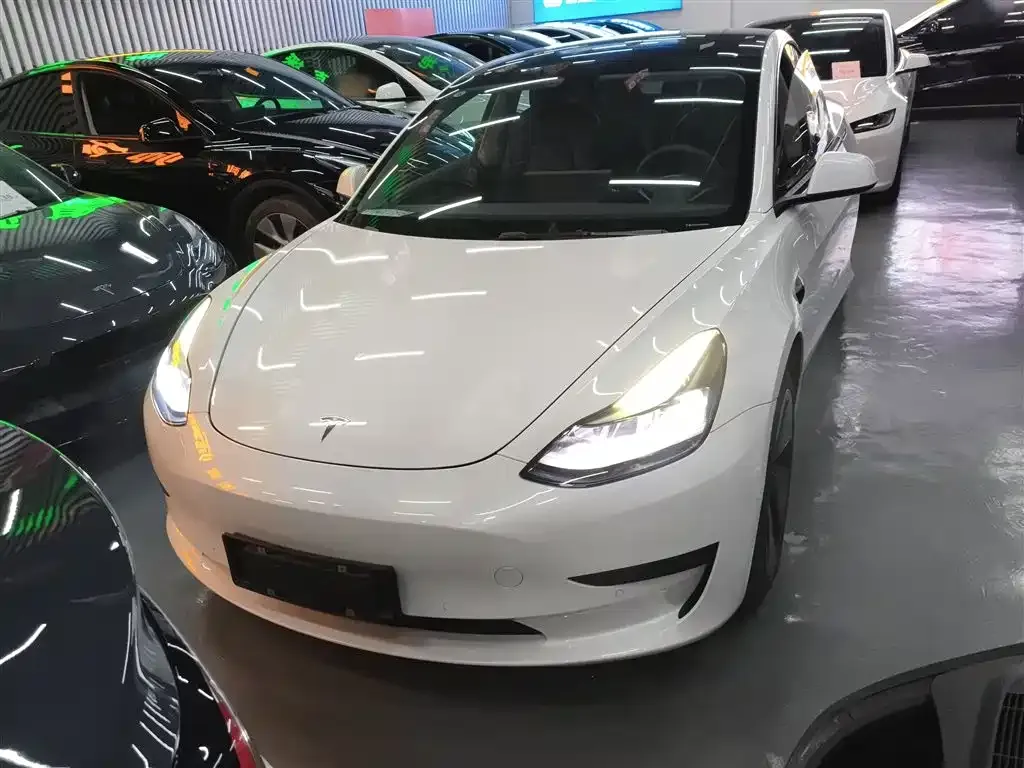 Tesla Model 3 — фото 3