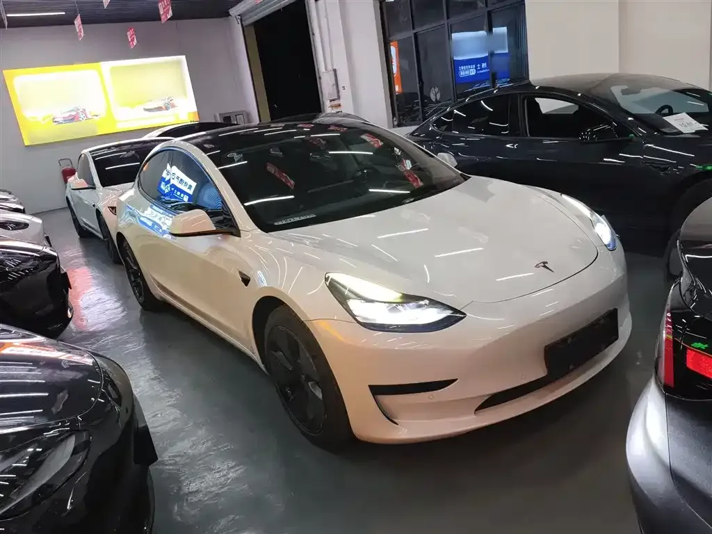 Tesla Model 3 — фото 4