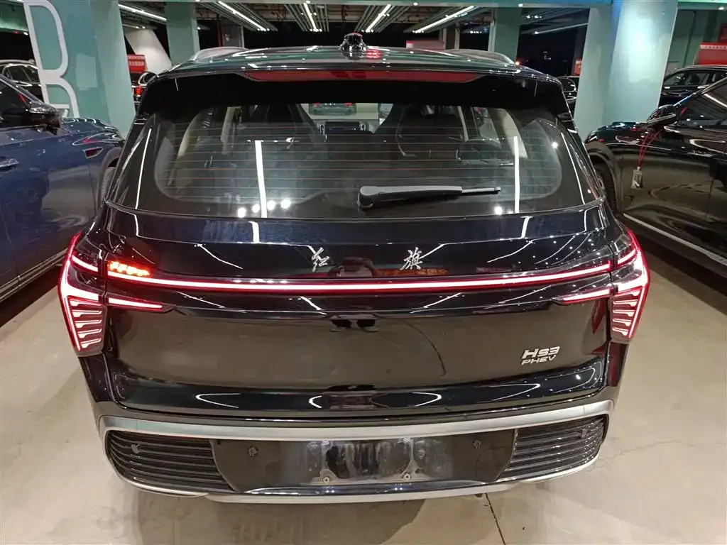 Hongqi HS3 PHEV — фото 6