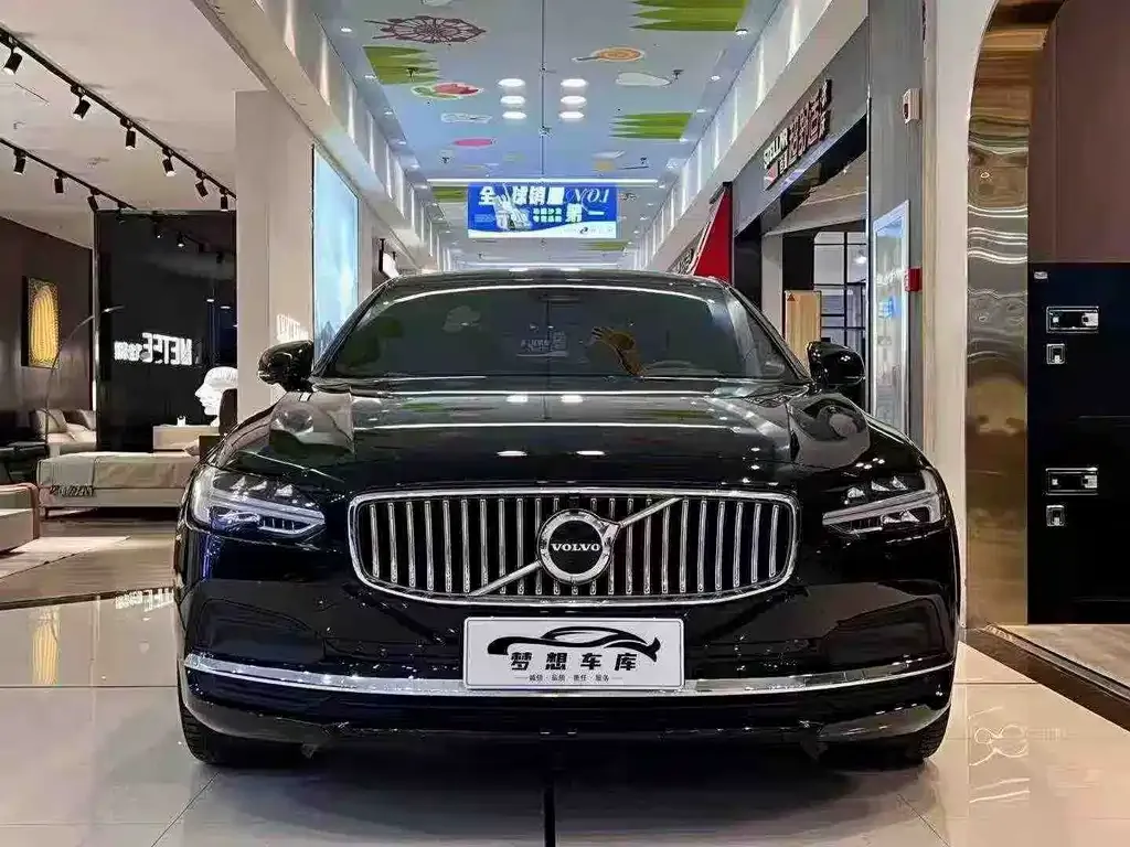 Volvo S90 — фото 1