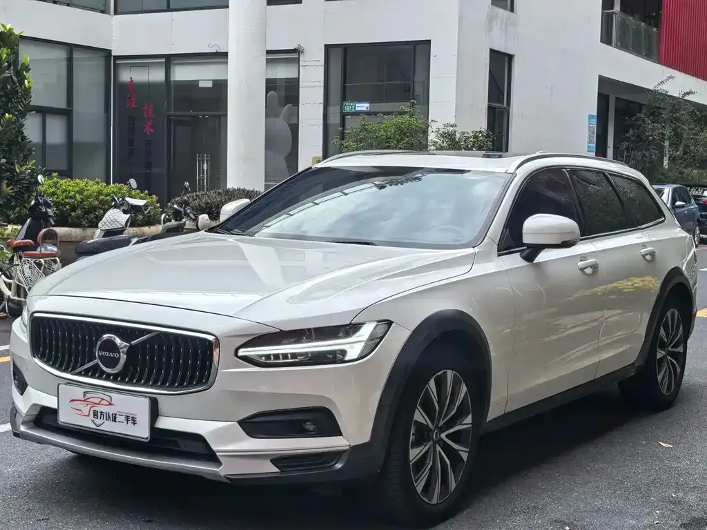 Volvo V90 — фото 1