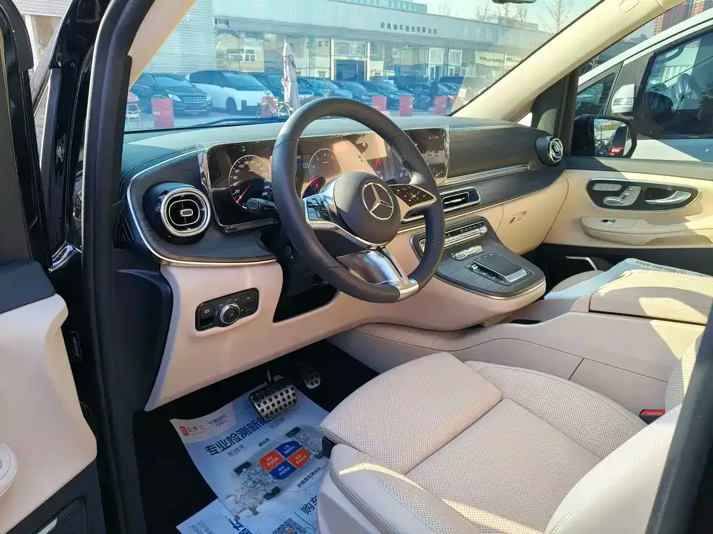 Mercedes-Benz V-Class — фото 9