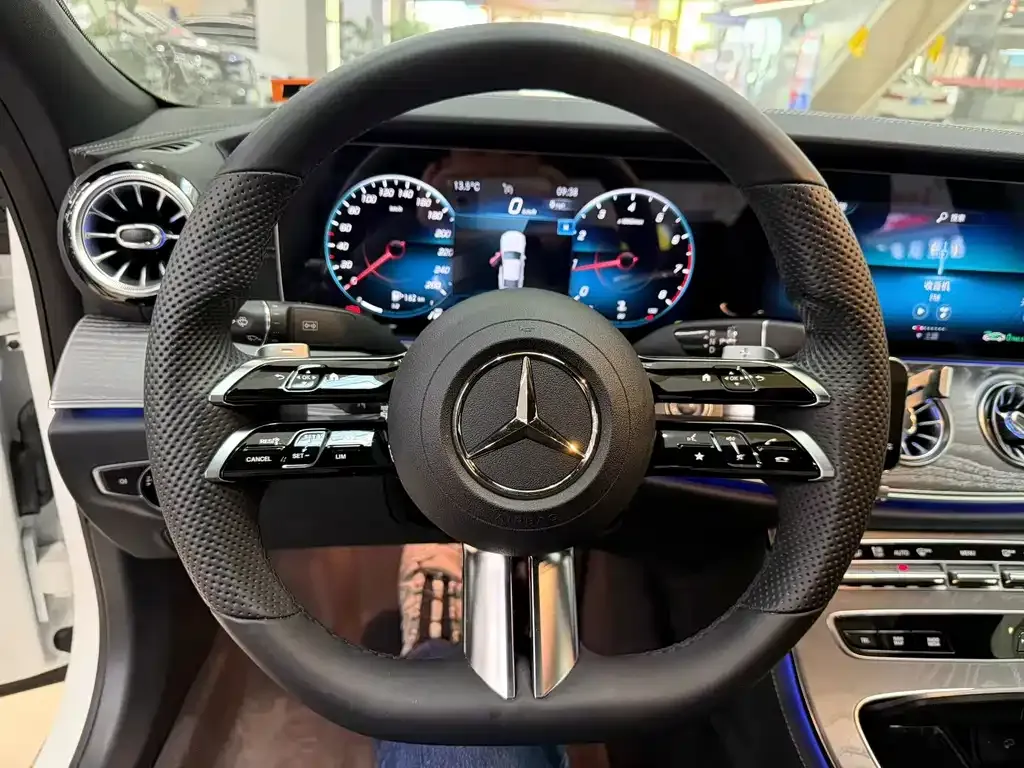 Mercedes-Benz CLS — фото 6