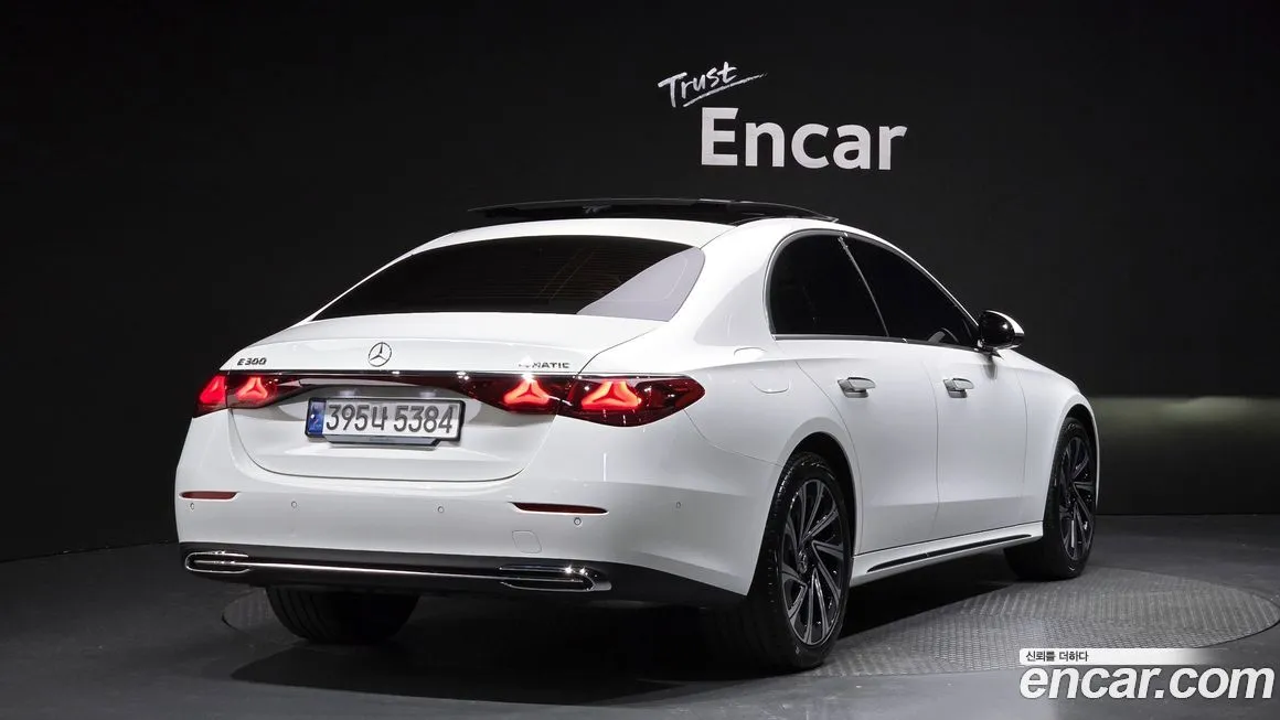 Mercedes-Benz E-Class — фото 2
