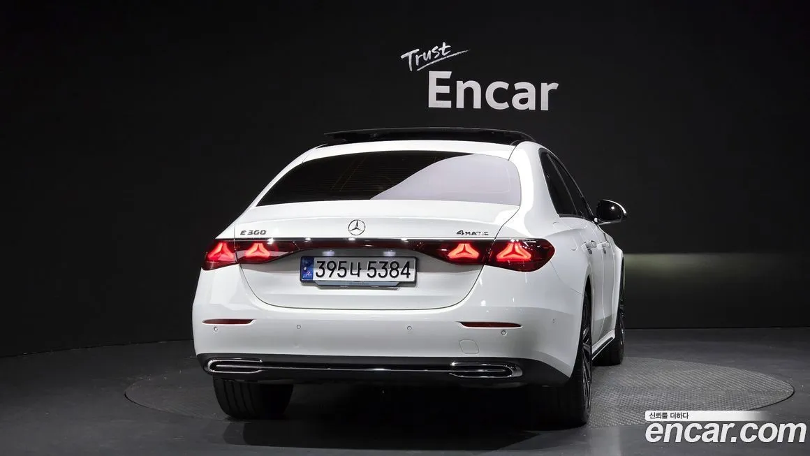 Mercedes-Benz E-Class — фото 4