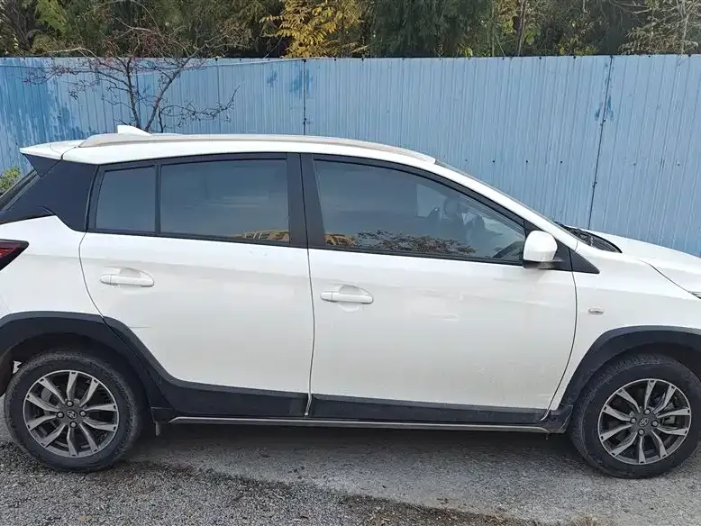 Toyota Yaris L — фото 9