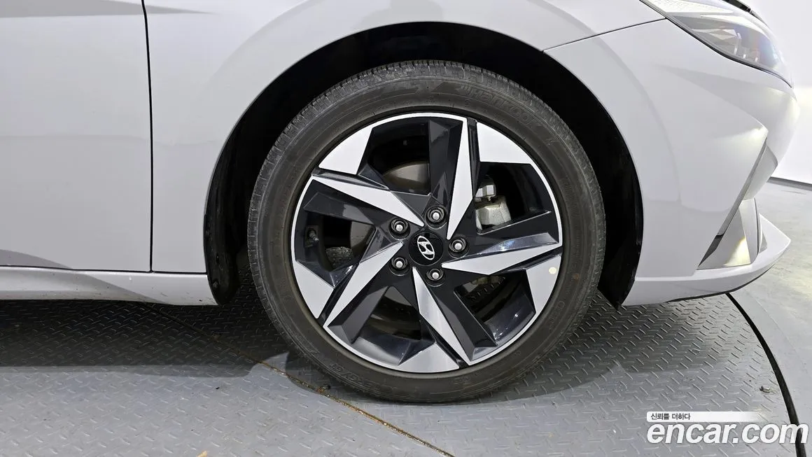 Hyundai AVANTE — фото 5