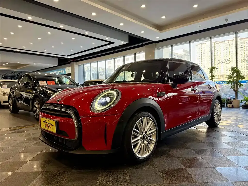 MINI Cooper (3-door) — фото 1