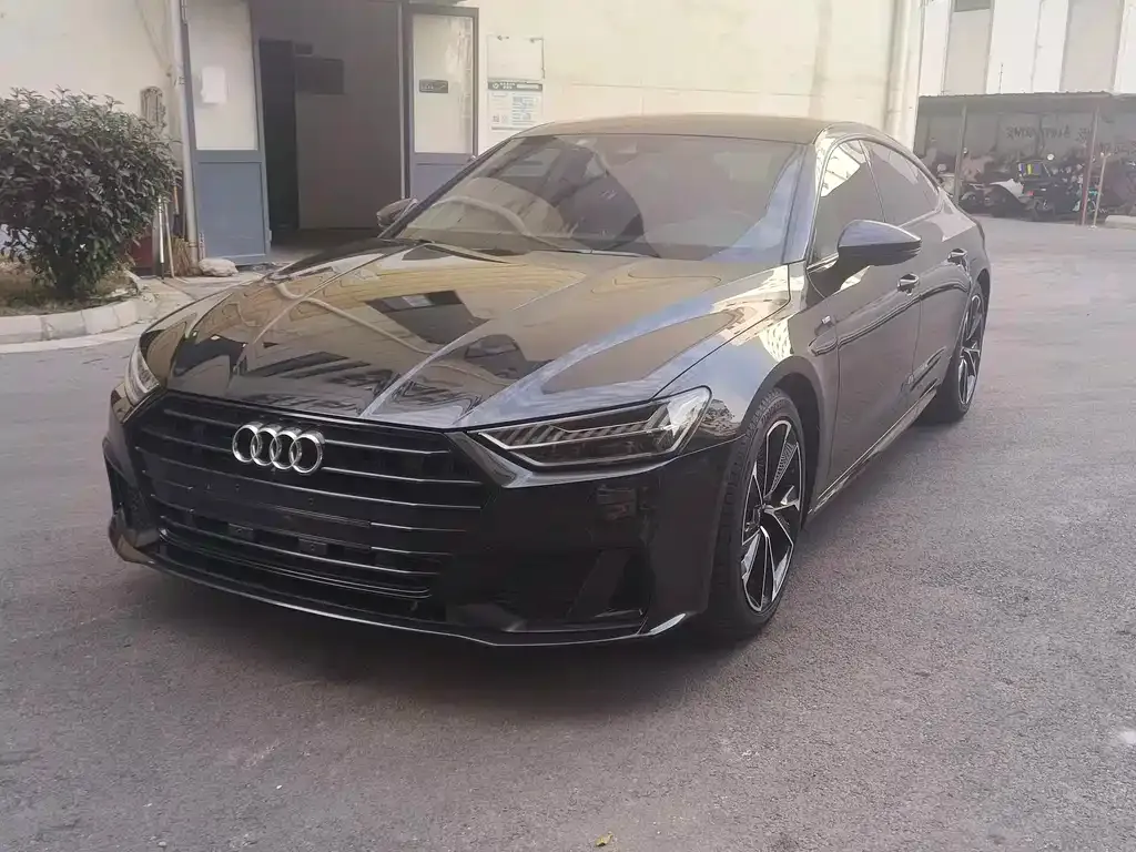 Audi A7 — фото 1
