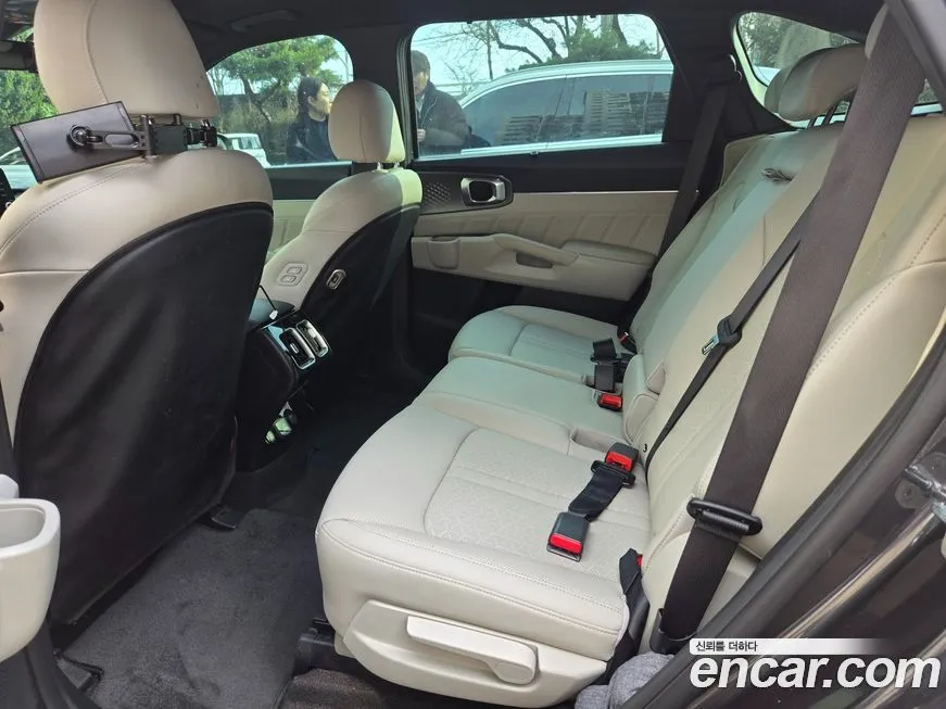Kia Sorento — фото 10