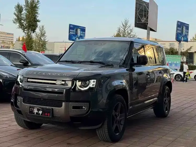 Land Rover Defender — фото 1