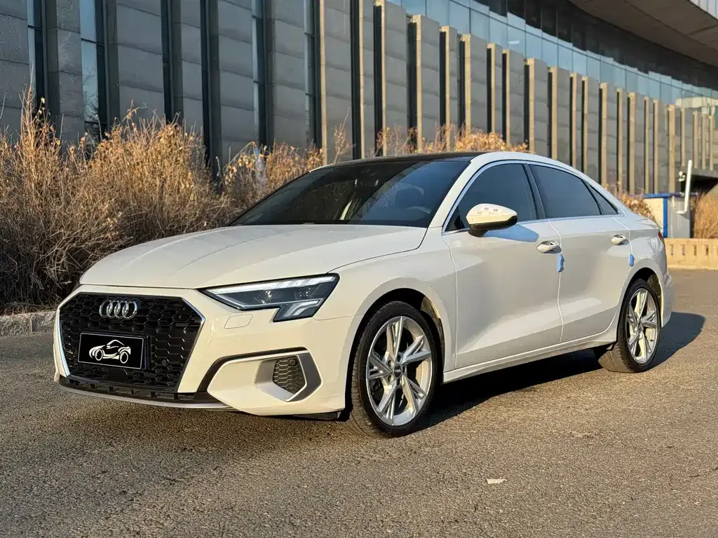 Audi A3 — фото 1