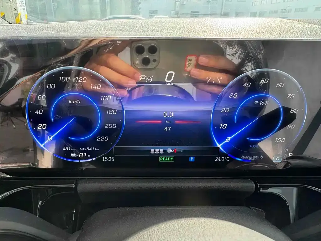 Mercedes-Benz EQA — фото 10
