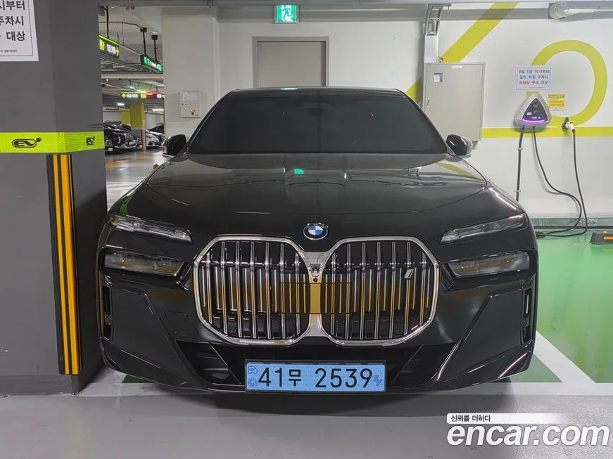 BMW i7 — фото 2