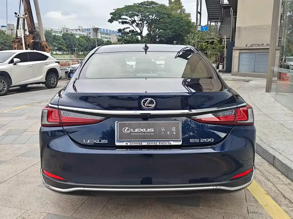 Lexus ES — фото 10