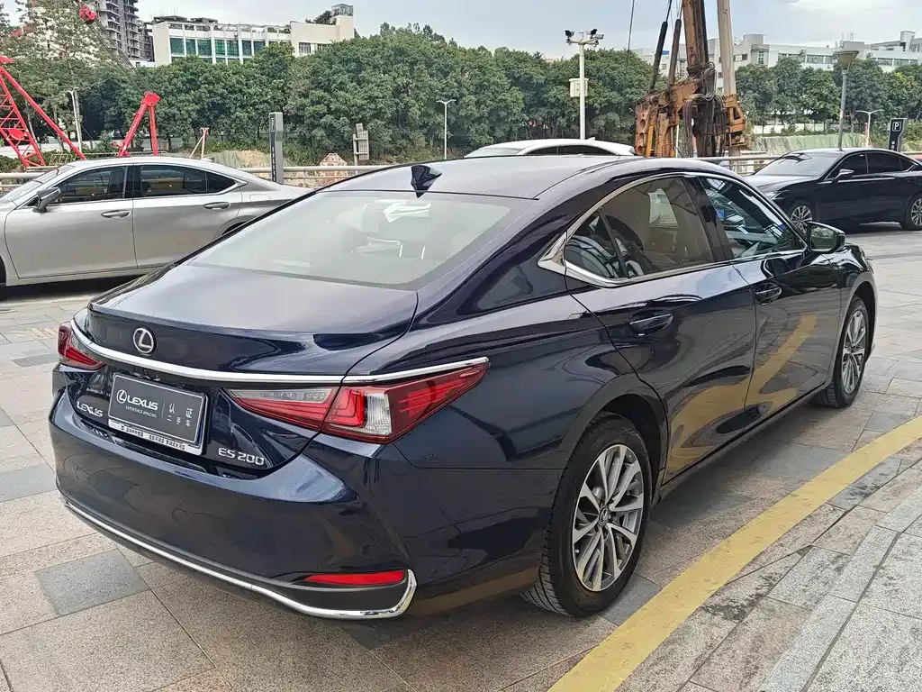 Lexus ES — фото 4
