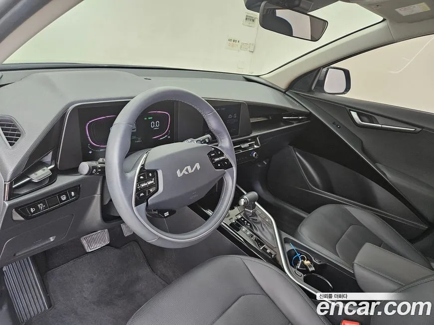 Kia Niro — фото 10