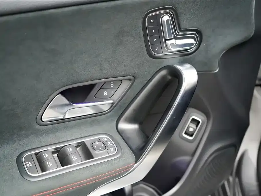 Mercedes-Benz CLA (Import) — фото 8