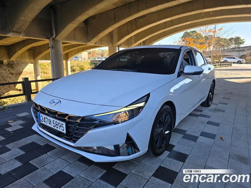Hyundai AVANTE — фото 1