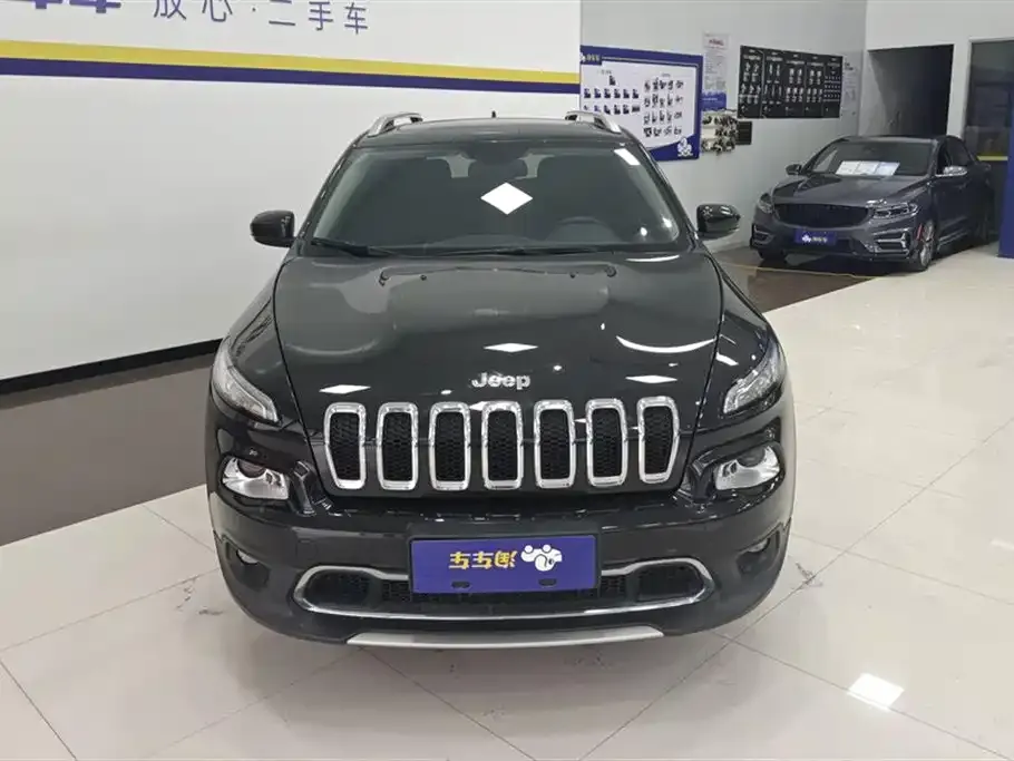 Jeep Cherokee — фото 2