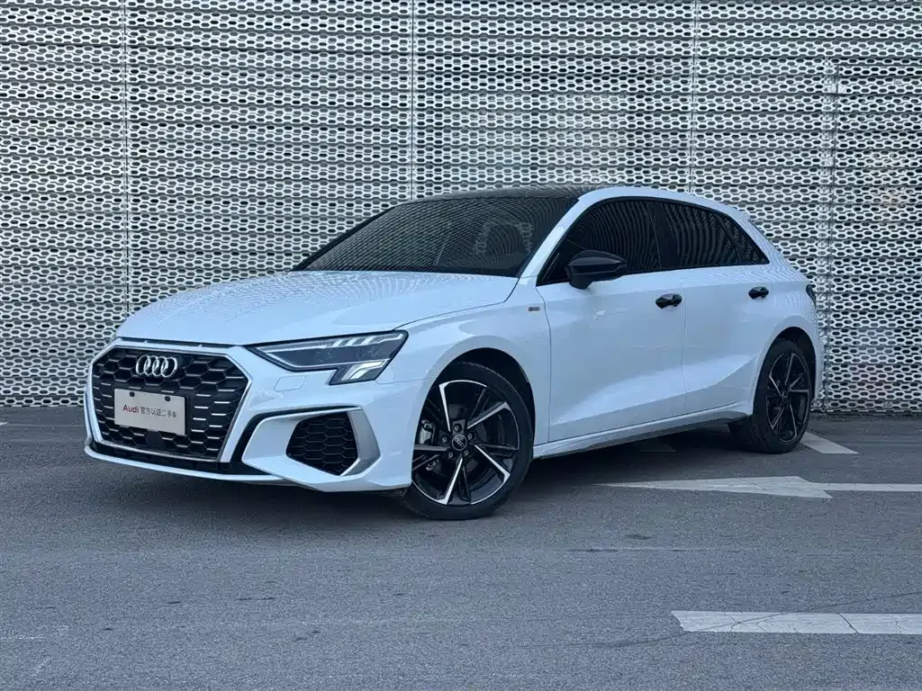 Audi A3 — фото 1