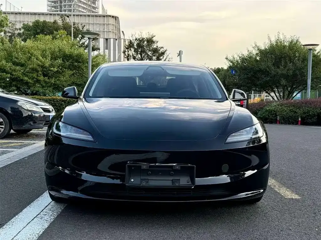 Tesla Model 3 — фото 2