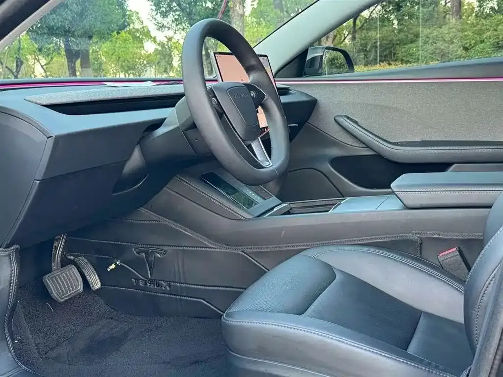 Tesla Model 3 — фото 4