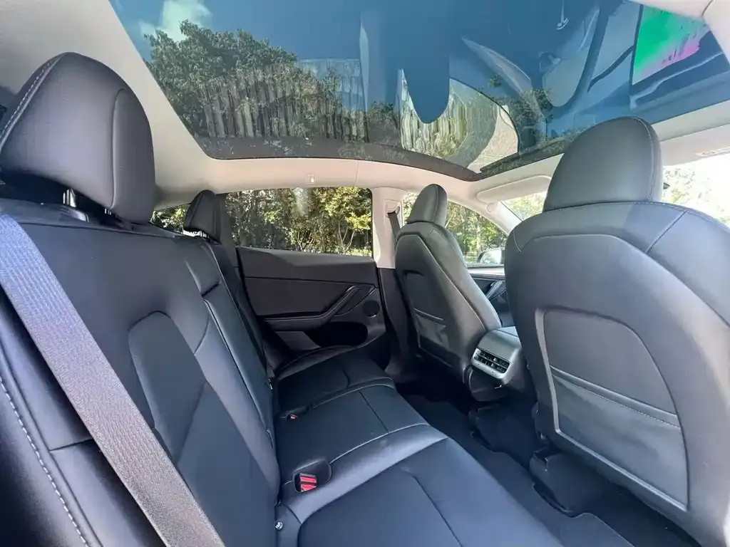 Tesla Model 3 — фото 4