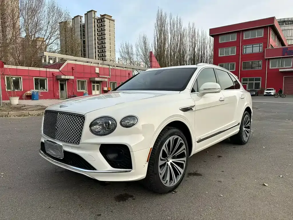 Bentley Bentayga — фото 1
