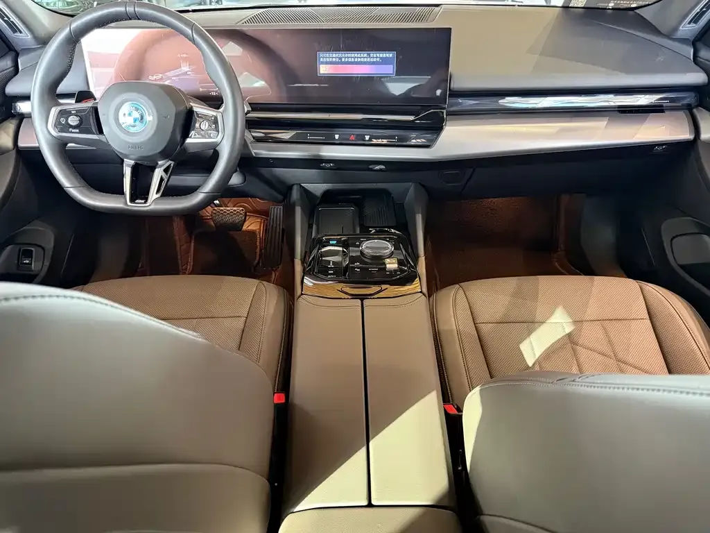 BMW i5 — фото 5