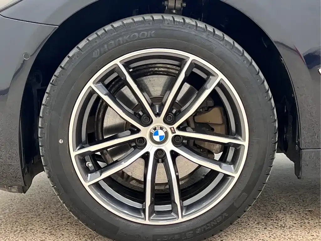 BMW 5 Series — фото 9