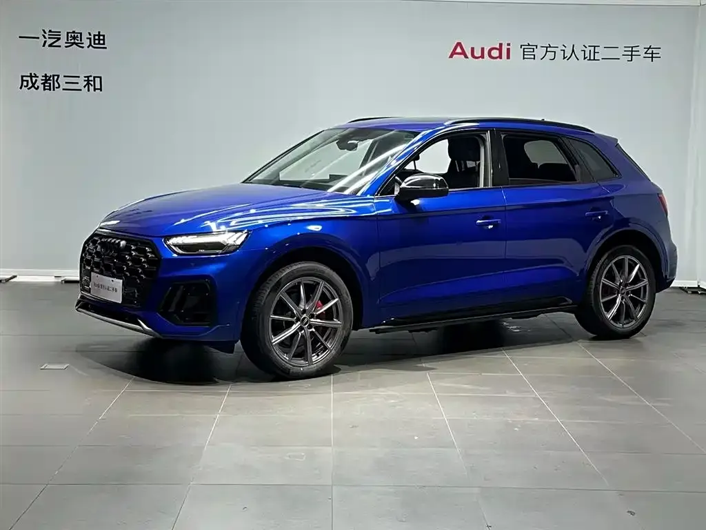 Audi Q5L — фото 1