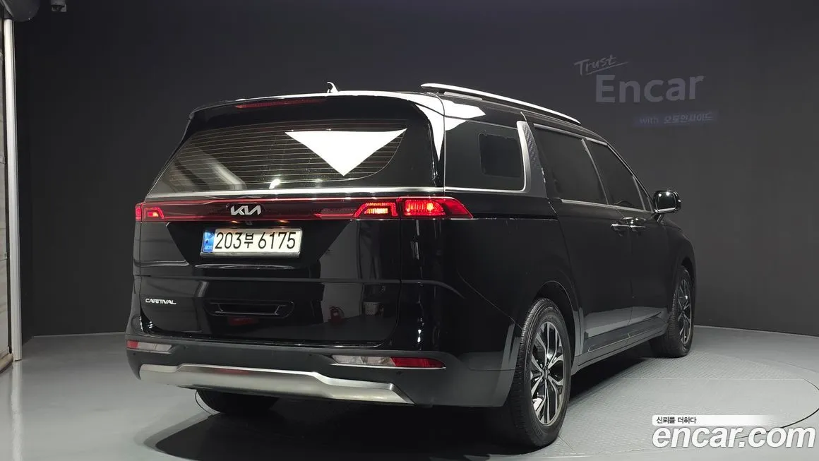 Kia Carnival — фото 2