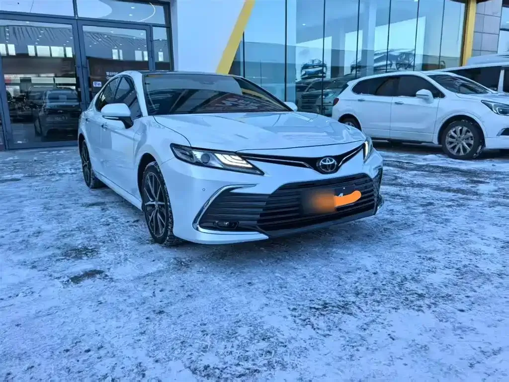 Toyota Camry — фото 6